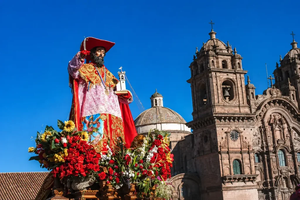 Feier des religiösen Fests Corpus Christi in Cusco