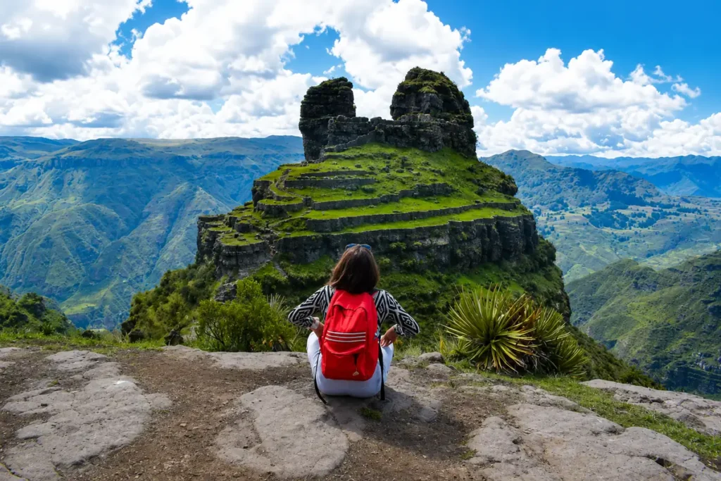 Waqrapukara, eine abgelegene Inka Festungsruine bei Cusco